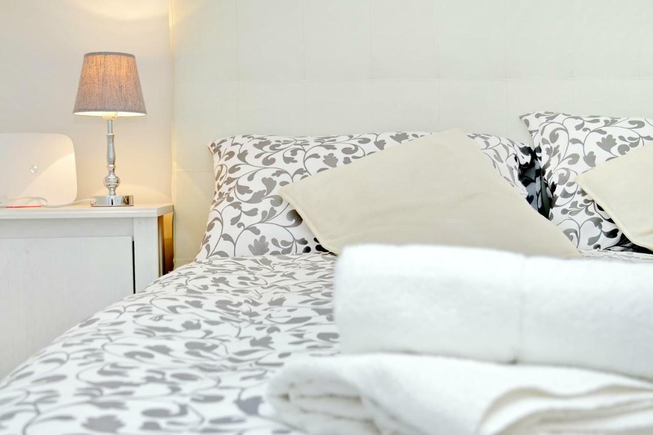 Bbhome Trastevere Station White Chic Apartment Rome Exterior photo
